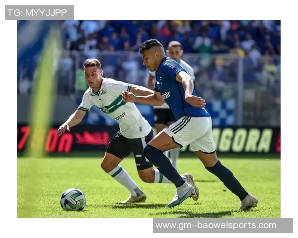 巴甲门将开球失误被对手偷袭瞬间引发全场哄笑